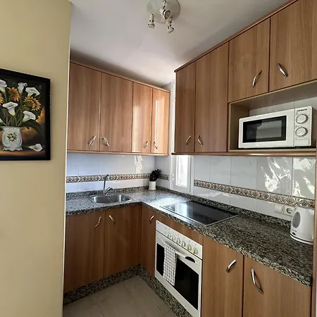 Apto Con Vistas Al Mar A 1min De Playa Fuengirola