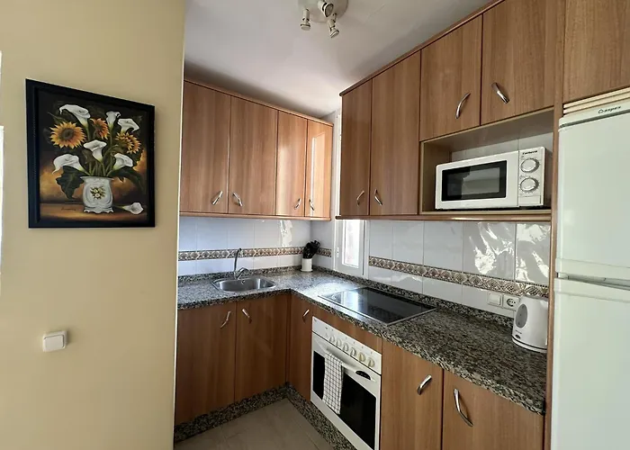 Apto Con Vistas Al Mar A 1min De Playa Fuengirola