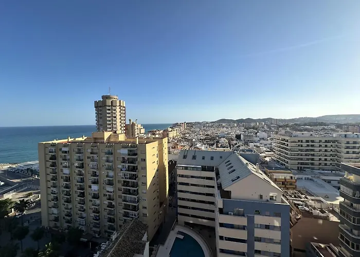 Apto Con Vistas Al Mar A 1min De Playa Fuengirola